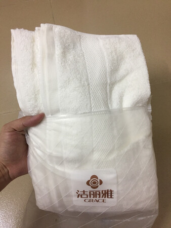 昨晚下单，今天就到，京东的快递就是让人开心，还没开始用，应该不会差，软软的摸着就知道质量好