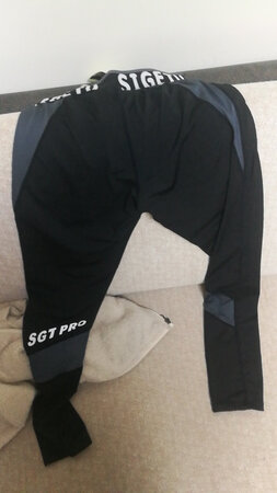 产品材质：还不错
尺码大小：合适
柔软程度：比较好
上身效果：合身