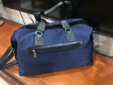 很漂亮，很满意，很喜欢。容量很大，岀门旅行很方便。客服态度非常好?