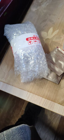 包装很严实，老品牌了一直在用，这个季节补水还是靠他了