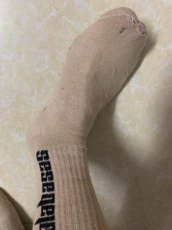 穿一天后变这样，不知道是不是我脚的问题！