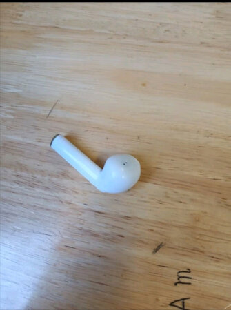 喜欢这个耳机呀，一收到立马就拿来用了，超级棒，真的是超级喜欢呀，这是我第一个蓝牙耳机，超棒，大爱
做工质感：棒
音效音质：超级好，音质清晰
续航能力：超棒的
灵敏度：连接快
舒适度：带上挺舒服的