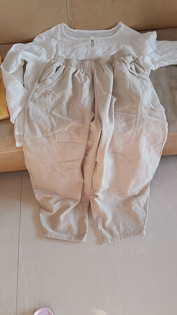 布料重，穿着舒服，非常合身，赞