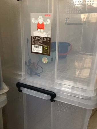 容量大小：很大
厚薄程度：可以
实用性能：养鱼
其他特色：同产品最结实的最大的了