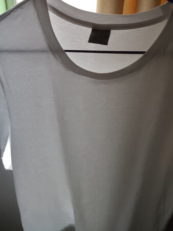 我是我们村很普通的一个农民，可，哈哈哈，说到这里我激动的不行，因为我是我们村第一个京东买东西的人，这里大部分人都是不网购的，他们买东西价格一般不会超过两块，听说我在京东买东西后，整个村都震惊了，村长跑到我家对我爸说我是不是疯了，这日子没法过啦，面对重重压力，我依然坚持要买，我相信我这个月的工资不会白花，终于快递到了，我怀揣着激动的心情，颤抖着手打开包裹，那一刹那，感觉我的眼睛要闪瞎了，啊，这颜色，这手感，这质量，只恨我读书少，无法用华丽的词语来形容它，我骄傲的站在村口，整个村都沸腾了，更有人喊，我不给他们看，他们就跳井，吓得我赶紧收起宝贝，挤出人群落荒而逃，为测试宝贝效果，我立刻去我们村高达100多米山上村长家客厅里用，用完后，在全村人羡慕的眼光中昂首挺胸得扬长而去，村长老婆送我出去的时候还多看我两眼，我也不知道这是什么意思