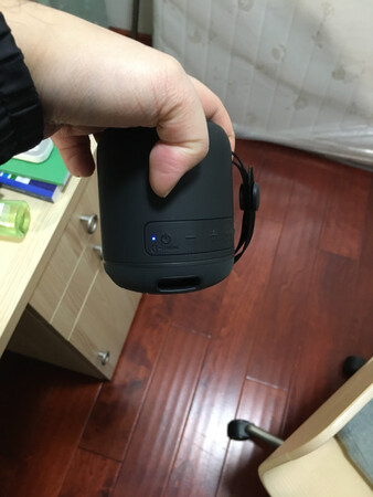 外形外观：外形外观方面，简洁大方，设计风格简约
做工质感：质感细腻
音质音效：音质音效都很不错，我是第二次买了，组一个立体声
安装难易：安装简单快捷
其他特色：蓝牙连接较快
不足是充电是micro usb，充电较慢
现在想组一个立体声，但是有时断断续续，不知道应该怎么解决？