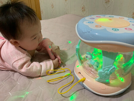 宝贝很喜欢 真实物美价廉
功能很多 而且有闪闪的灯光
宝贝很喜欢