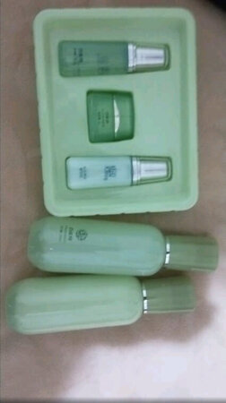 挺不错的，经常买这个牌子的护肤品了，实惠效果不错