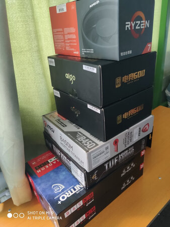 散热效果：一点都不发热
静音效果：有一点声音 
稳定性能：性能够用  买了好几个600w的了
产品包装：爱国者 质量保障