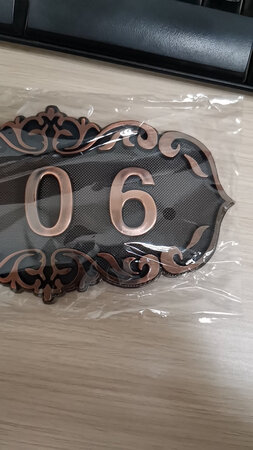 适用场景：古铜色防盗门
产品气味：无
大小尺寸：合适
其他特色：与新装的防盗门很配