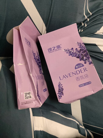 包装都压扁了，跟捡的似的。