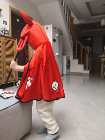 送货快，挺可爱的，幼儿园活动穿的！质量还行，小恶魔一枚，不错！！！
