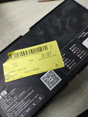 全是返修的东西，最差的一次购物，京东自营现在也瞎搞，现在自营跟~品质差不多。。。。编号不是一对，东西生锈，包装上面贴有5月1号的快递单，客服不做任何回答。。。。