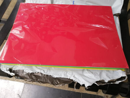 强度很高纸质好，230克。每种颜色都很好看