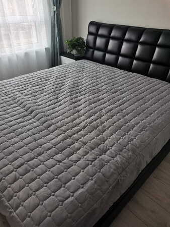 杆子啥玩意床笠真的不错，便宜实惠，本来以为很便宜质量不好，但是真的不错，保护床垫，防止床垫滑落，性价比真的超级高，准备在下单一件，换洗用，京东是真的不错，送货快，而且会员还有很多优惠。