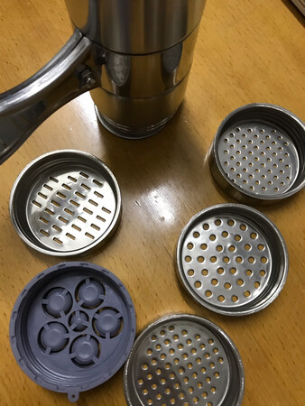 外观设计：一般
做工材质：还是比较粗糙的，不会几十块钱也就算了
使用感受：还没开始使用，后面在看看