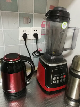 这是第二个了，第一个也很好，很喜欢这个颜色，很有质感，不过刚买几天被我给摔了，平时要*大洋，双十一用过优惠券合*，又败一个……这是第二个了，第一个也很好，很喜欢这个颜色，很有质感，不过刚买几天被我给摔了，平时要*大洋，双十一用过优惠券合*，又败一个