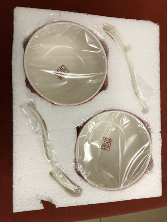 看着非常喜庆，挺好挺好，物流也很快，还有小赠品，给个赞。