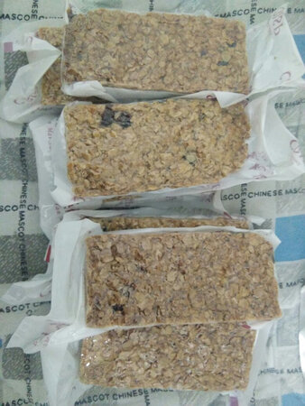 东西和介绍的一样，就是快递的包裹有点让人无语，东西等吃完了在来追评。