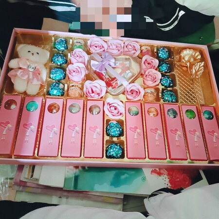 东西不错，女朋友很喜欢，给我爱吃的大嘴巴子