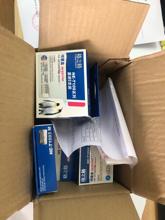 装上后马上可以用了，颜色跟原装的一样。。