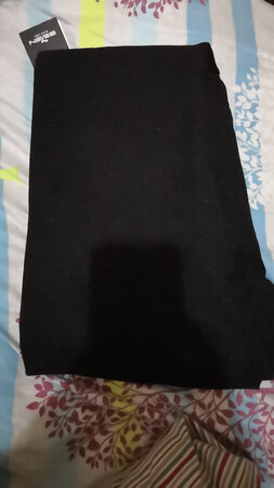 裤子很厚实，很暖和，摸着很舒服，是正品，不愧是海澜之家的牌子