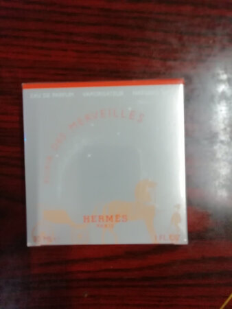 味道适合春秋冬，夏天用稍浓了点，这个味道要细细品味！
