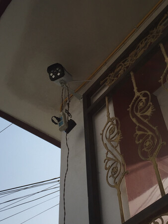 安装调试简单，家里装上监控感觉很不错。