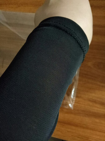 收到后太惊喜，直接和纱质比我想象的要好很多，前后U型领好搭配是我想要的，领物美价廉，十分满意！