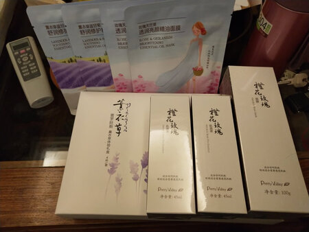 挺好用的，第二次购买，老板不错还送了面膜谢谢