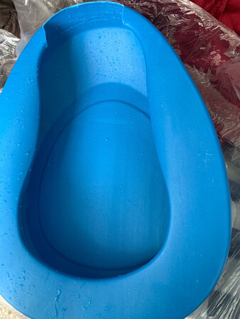 这个是我人工改进过了的好用了，不能全封住，全封住尿倒不干净，总是会留一点在盆里面。