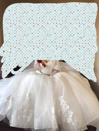 衣服很不错，还送了很多小东西，老婆穿上美美哒