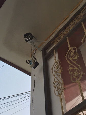 安装调试简单，家里装上监控感觉很不错。