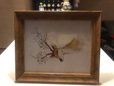 相框材质可以，摸起来挺舒服的，