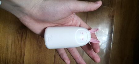 小巧可爱！一开始不会用，回来看了看说明才知道怎么换替芯。