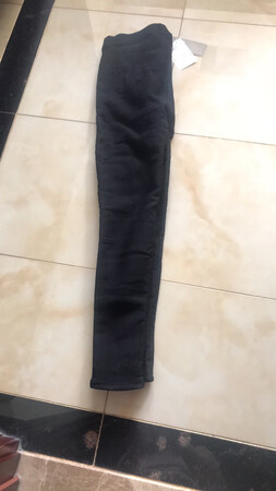 说实话，根本没法儿穿，就是早市卖的摊儿货，可惜了俞兆林的牌子……