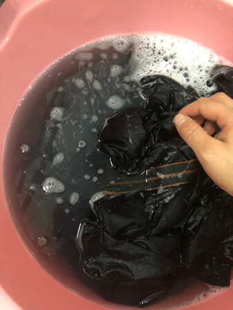 质量好差，好脏，掉色特别厉害