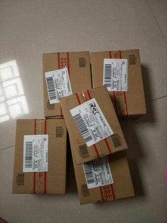 回购好几次了，补水保湿效果真的很好！这次有活动，又买了好多备用，同时也买了其他套装用用，很期待效果！