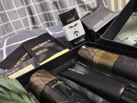 真的很好，包装很酷，真的很帅，超级好，非常好用。很喜欢以后会一直喜欢下去。