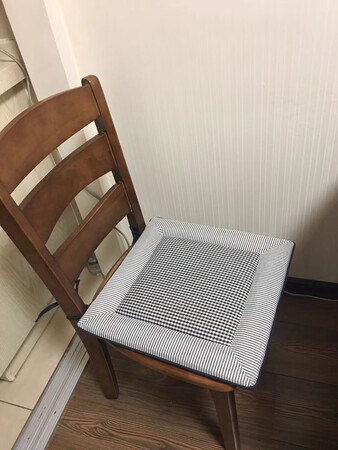 一次买了四个，质量很好，坐上很舒服，冬夏都能用，美美哒
