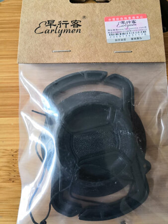 非常方便，特别是镜头盖扣，物美价廉。