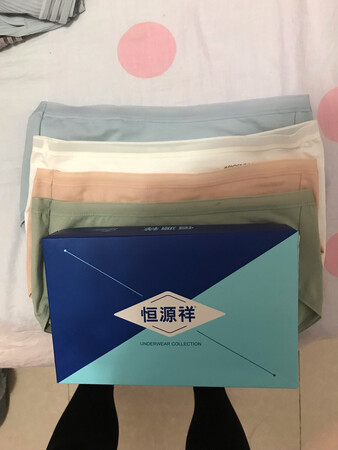 穿着不舒服，没有松紧穿着太紧了，包装还可以