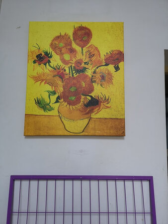 一直对这幅向日葵很喜欢，买不起正品，咱看个赝品过过眼瘾，哈哈