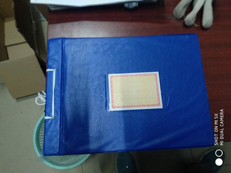 卖家很负责，产品也很棒，纸张颜色是护眼设计，线格也很鲜明。完全满意。