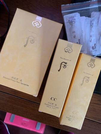 买来用来囤货的，效果很好，一直因果后的cc霜，里面还一三一三亮晶晶?