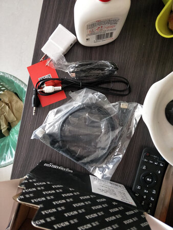 经济实惠，就是不配内存卡有些遗憾。