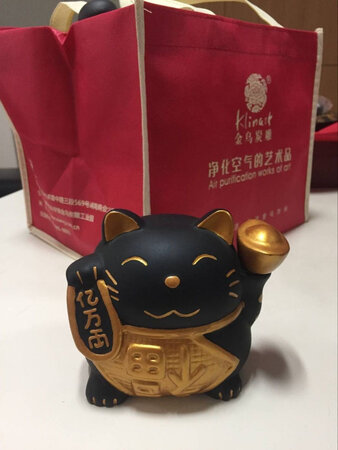 超可爱的小物件，送给朋友的，直接寄到的，朋友立即拆开给我发图片说小巧精致好可爱。果然我的眼光还算不错，看图片感觉看起来非常高大上，做的也比较精致，确实很适合作为礼物送礼。