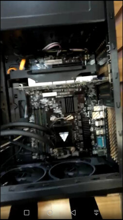 还没开机！ 为了装这个水冷 机箱买了新的 结果昨天拆的时候 电源不晓得怎么坏了 以为是主板坏 又去买了个主板 结果主板到了还不开机 去另一边拆了个电源 才知道电源坏了 等明天电源到了 开机后测试下看看温度怎样 
原来的风冷 温度待机在55-60之间 8320 希望水冷能40度左右 那就给力了