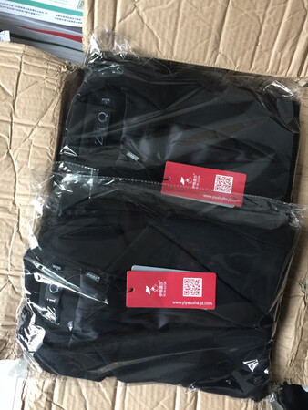 一次购买了十件，给员工穿上了，都说不错，修身显瘦