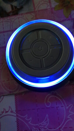 昨晚收到，今天用蓝牙试听音乐效果很棒，低音如音箱震撼，十分满意的一次购物，快递小哥辛苦了??????